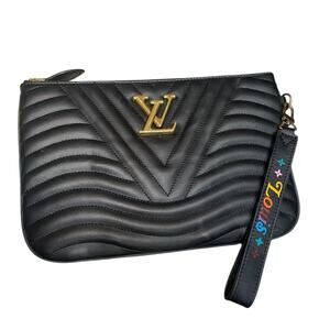 2019 Louis Vuitton New Wave Zipped Pochette Wristlet Black Calfskin Leather